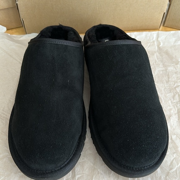 Ugg Men’s  Classic Slip-On Slippers - Picture 2 of 6